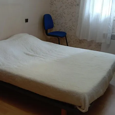 Double A La Campagne Bed and breakfast Cadeillan